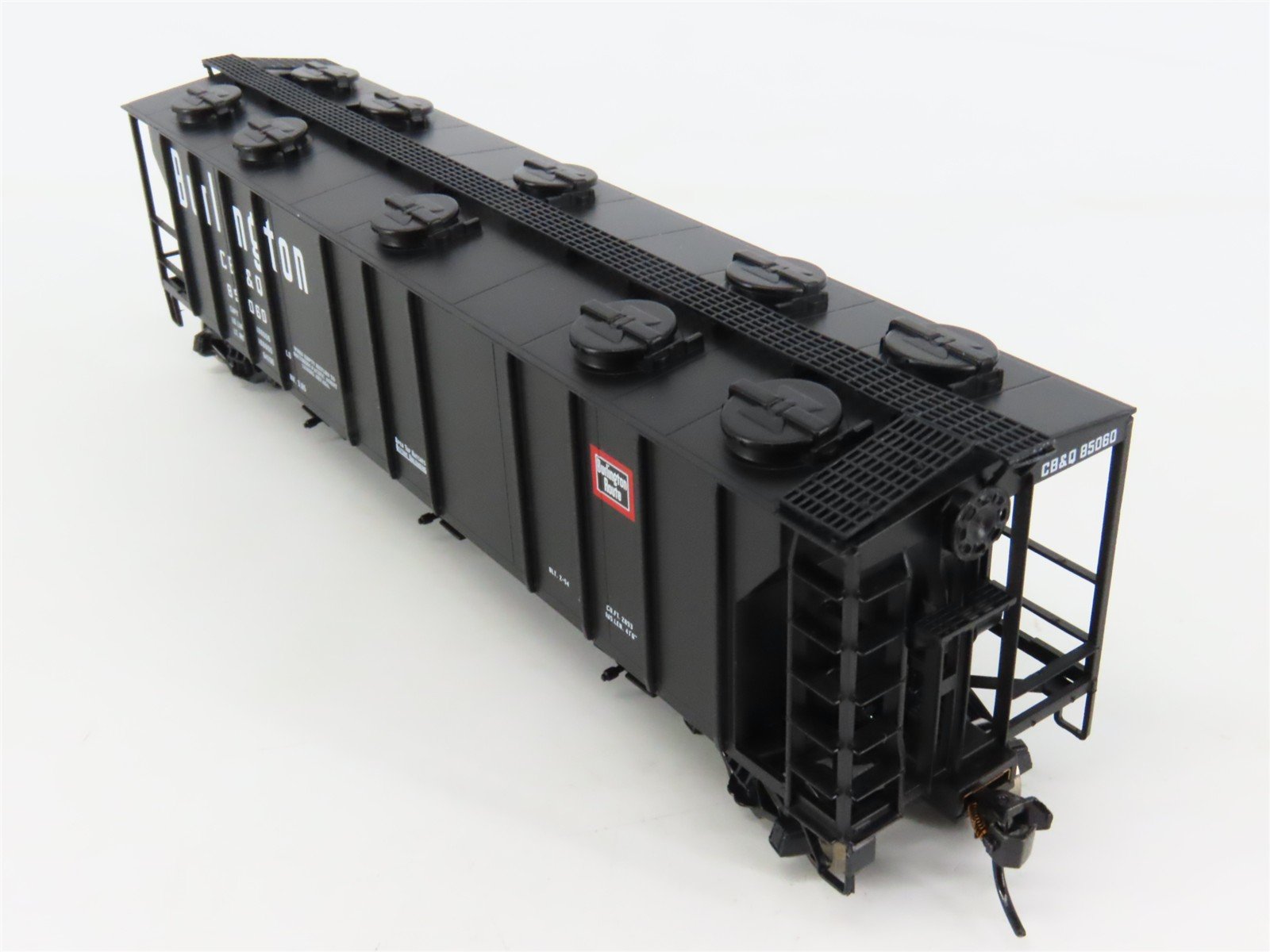 HO Scale Walthers Mainline 910-7016 CB&Q Burlington Route 3-Bay Hopper #85060