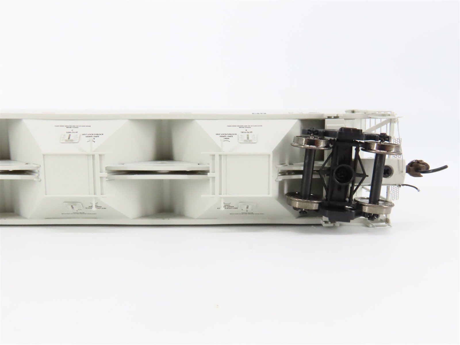 HO Scale Athearn Genesis ATHG90011 BORX Borax 3-Bay Covered Hopper #500099