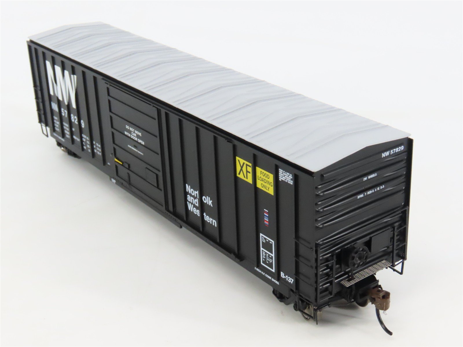 HO Scale Athearn Genesis ATHG26864 NW Norfolk & Western 50' Box Car #57829