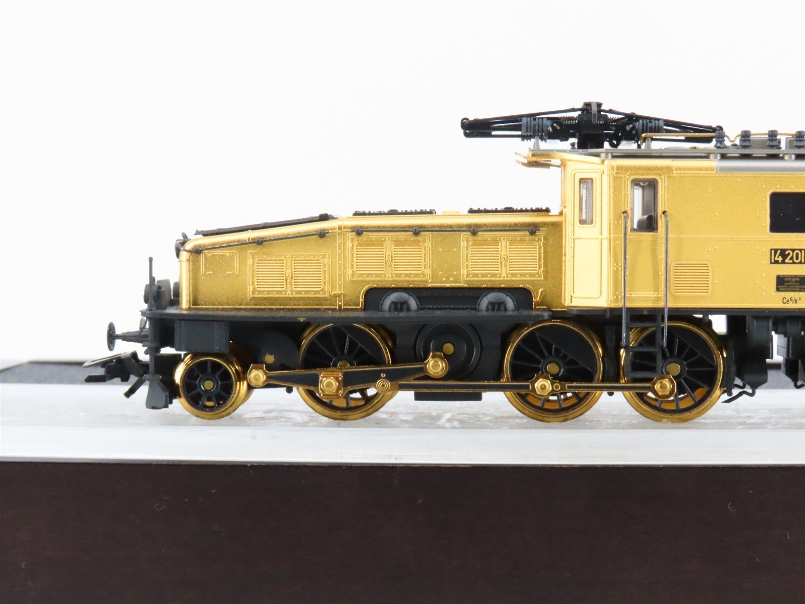 HO 3-Rail AC Marklin 32560 SBB Ce6/8II Crocodile Electric DCC/Sound - GOLD PLATE