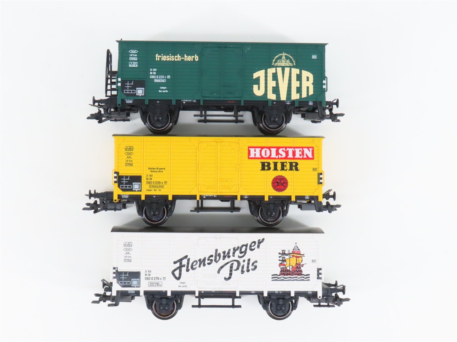 HO 3-Rail Marklin 48774 DB Holsten, Jever, & Flensburger Beer Reefers 3-Car Set