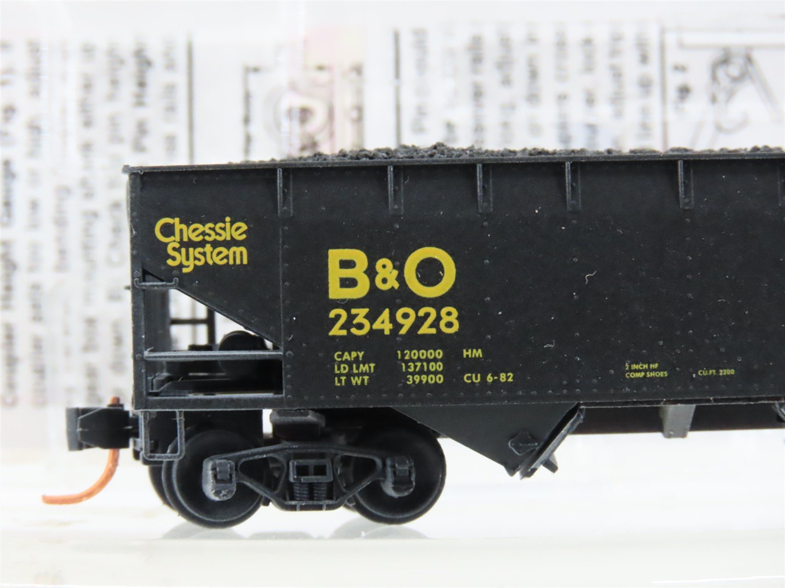 N Micro-Trains MTL 05544510 B&O Chessie 2-Bay Hopper #234928 w/ Load - Weathered
