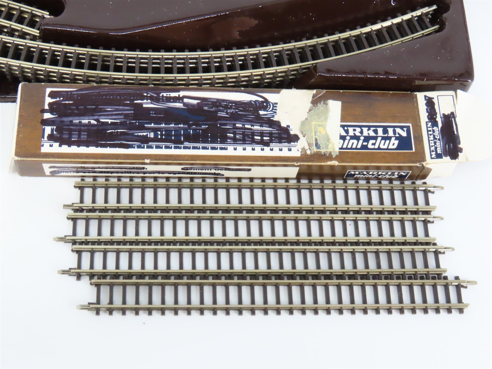 LOT of 12 Z Scale Marklin Mini-Club Straight & Curved Track Sections