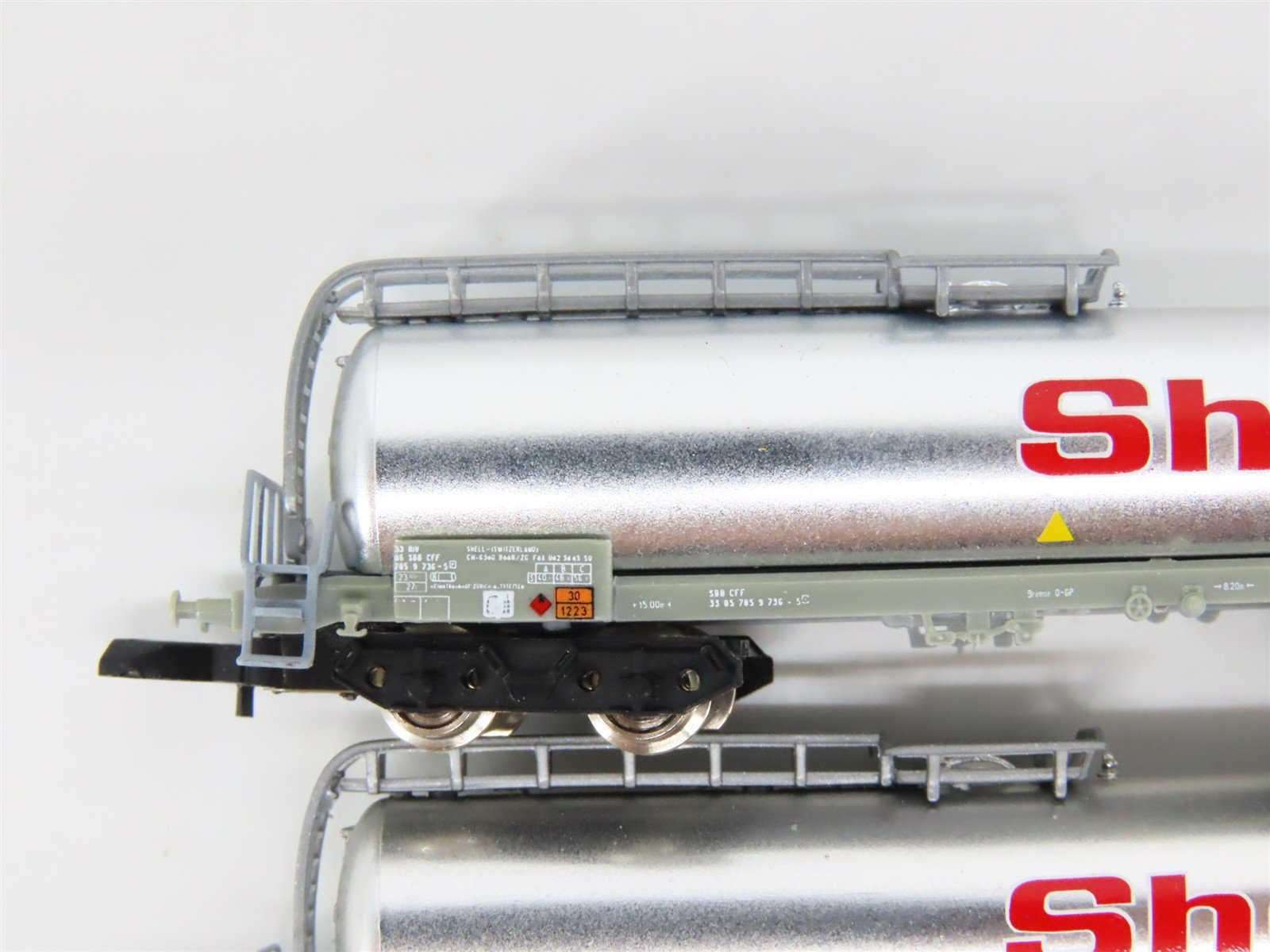 Z Scale Marklin Mini-Club 82201 SBB-CFF Swiss Shell Tank Cars 3-Car Set