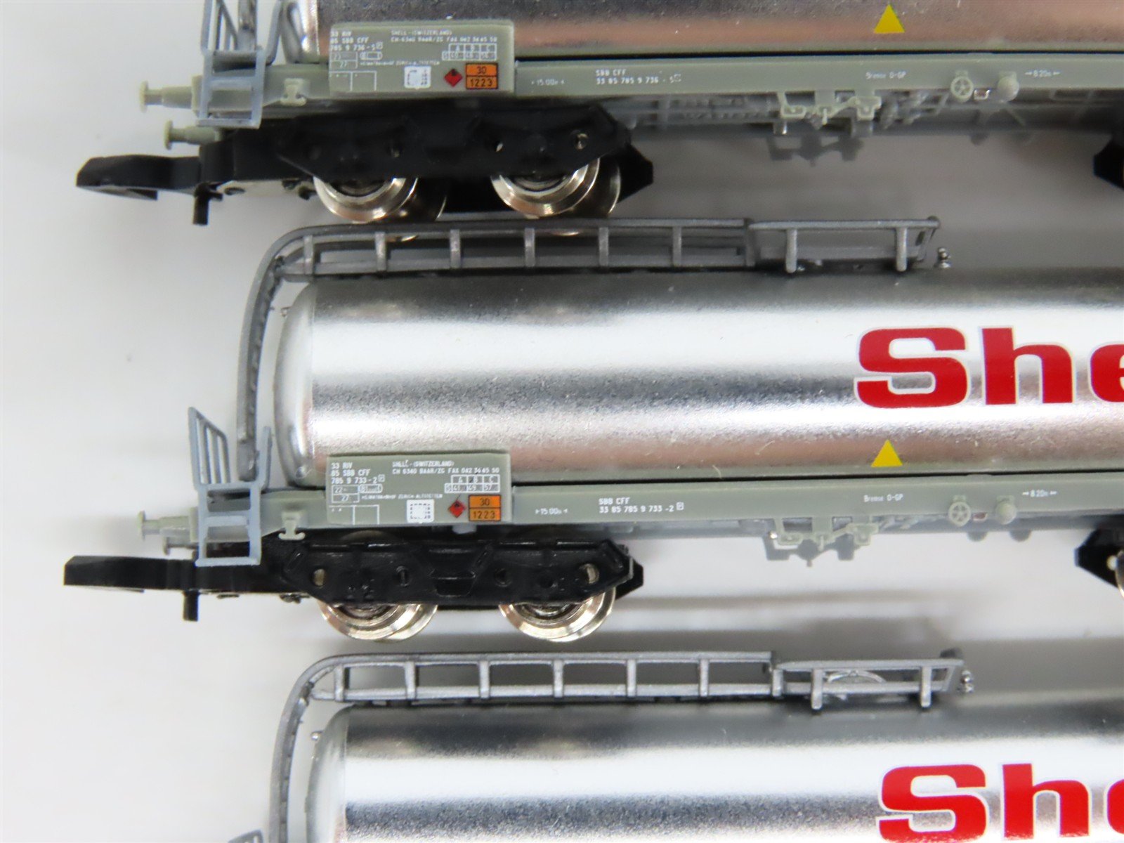 Z Scale Marklin Mini-Club 82201 SBB-CFF Swiss Shell Tank Cars 3-Car Set