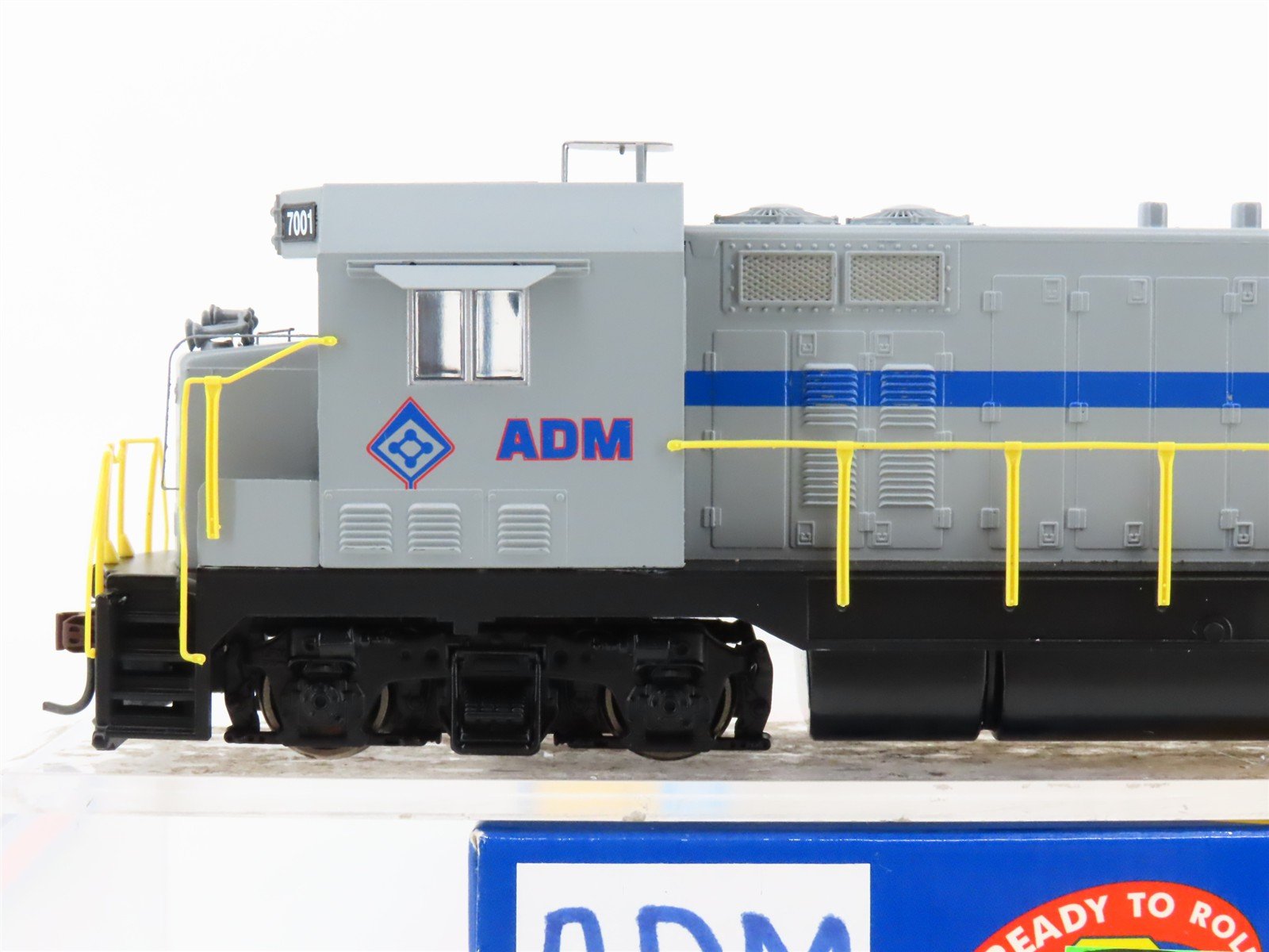 HO Scale Athearn 89913 ADM Archer-Daniels-Midland CF7 Diesel #7001 - DCC Ready