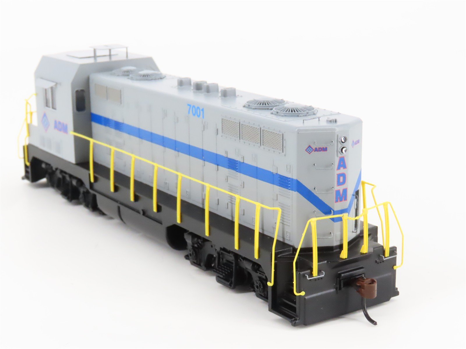 HO Scale Athearn 89913 ADM Archer-Daniels-Midland CF7 Diesel #7001 - DCC Ready