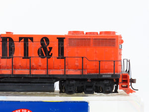 HO Scale Athearn 91737 DT&I EMD GP35 Diesel #353 - Weathered - DCC Ready