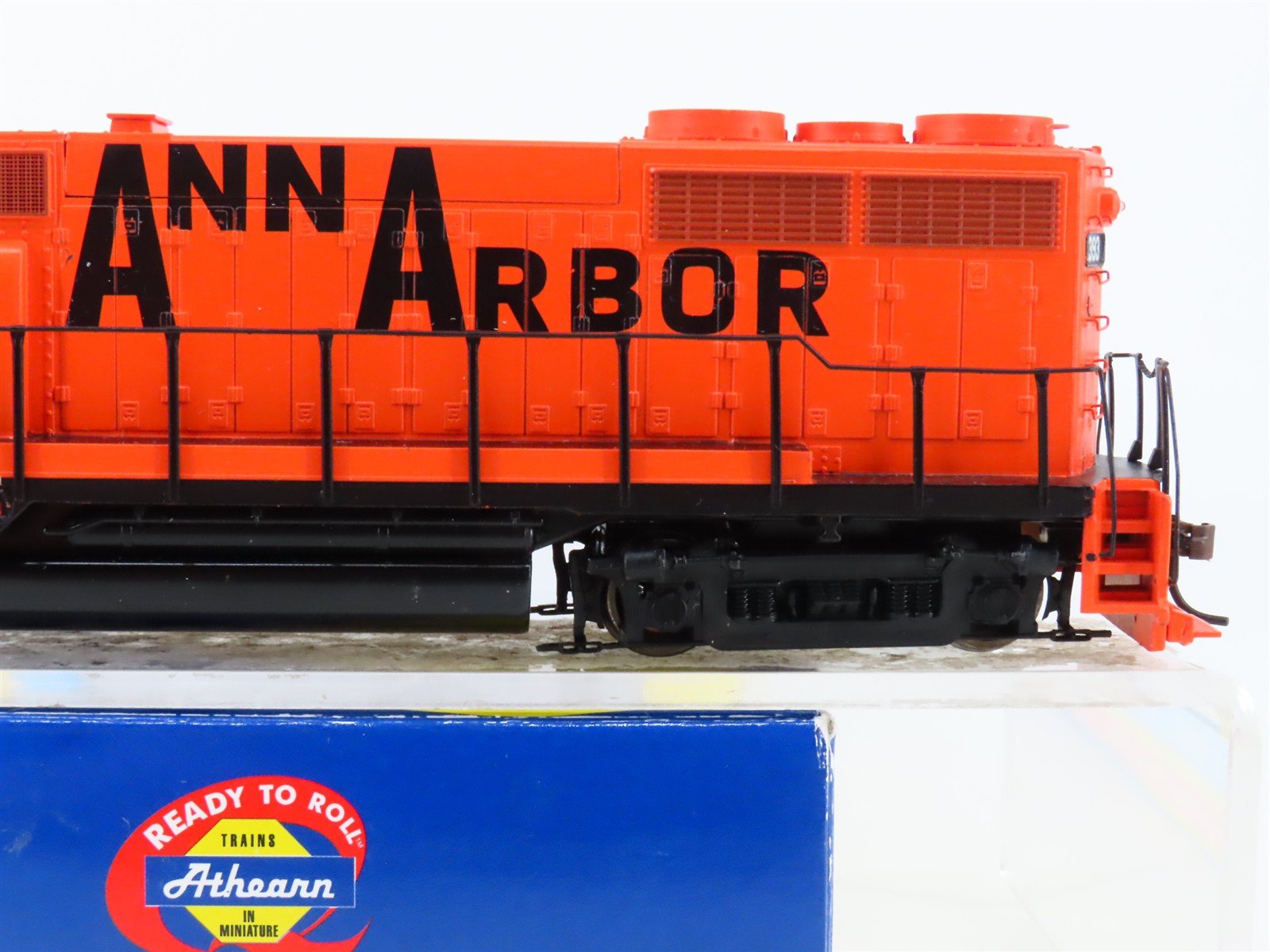 HO Scale Athearn 91750 AA Ann Arbor EMD GP35 Diesel Locomotive #393 w/ DCC