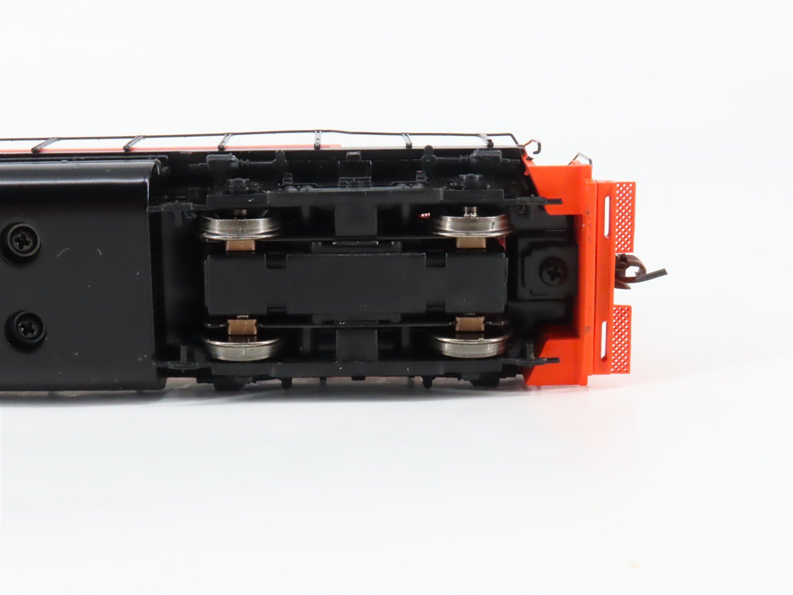 HO Scale Athearn 91750 AA Ann Arbor EMD GP35 Diesel Locomotive #393 w/ DCC