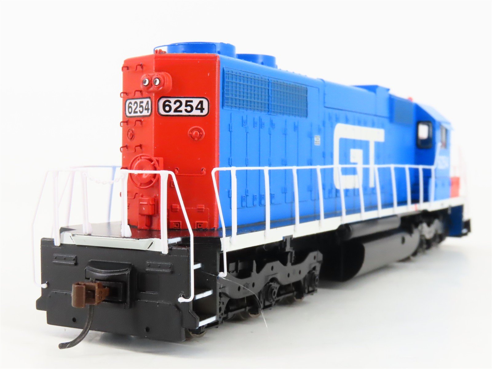HO Scale Athearn 93518 GTW Grand Trunk Western EMD SD38 Diesel #6254 - DCC Ready