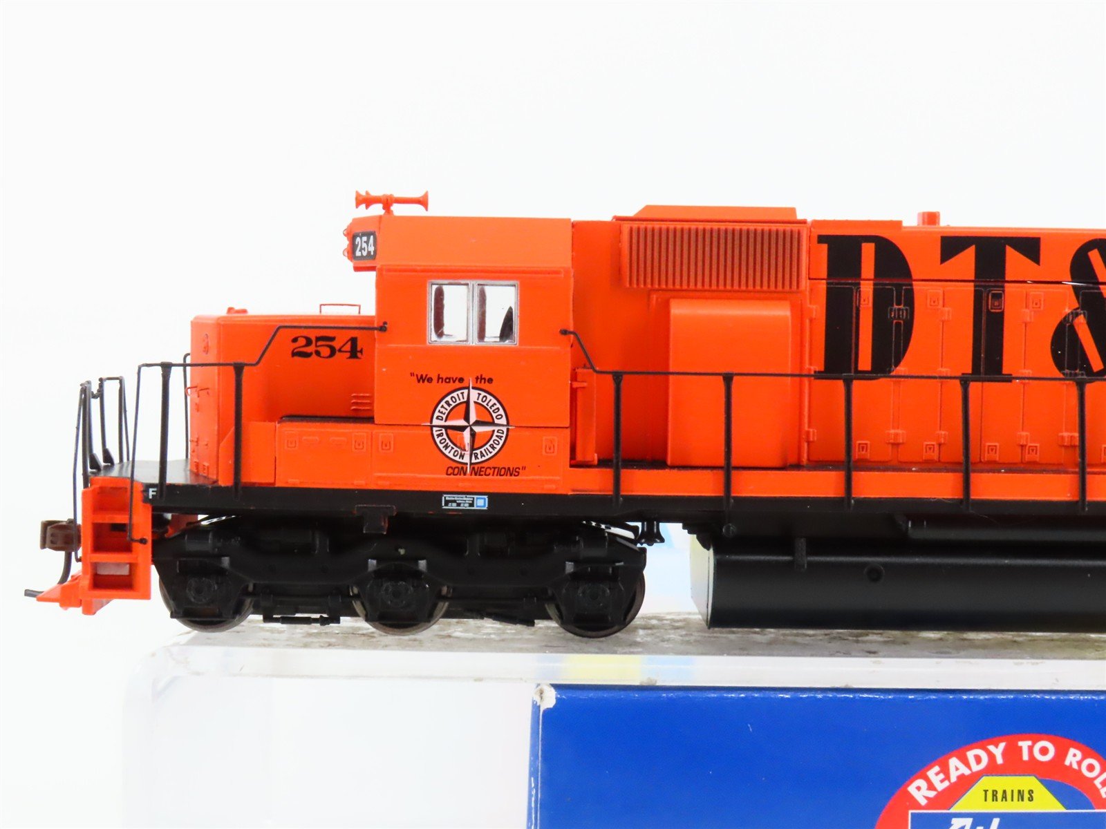HO Athearn 93506 DT&I Detroit Toledo & Ironton EMD SD38 Diesel #254 - DCC Ready