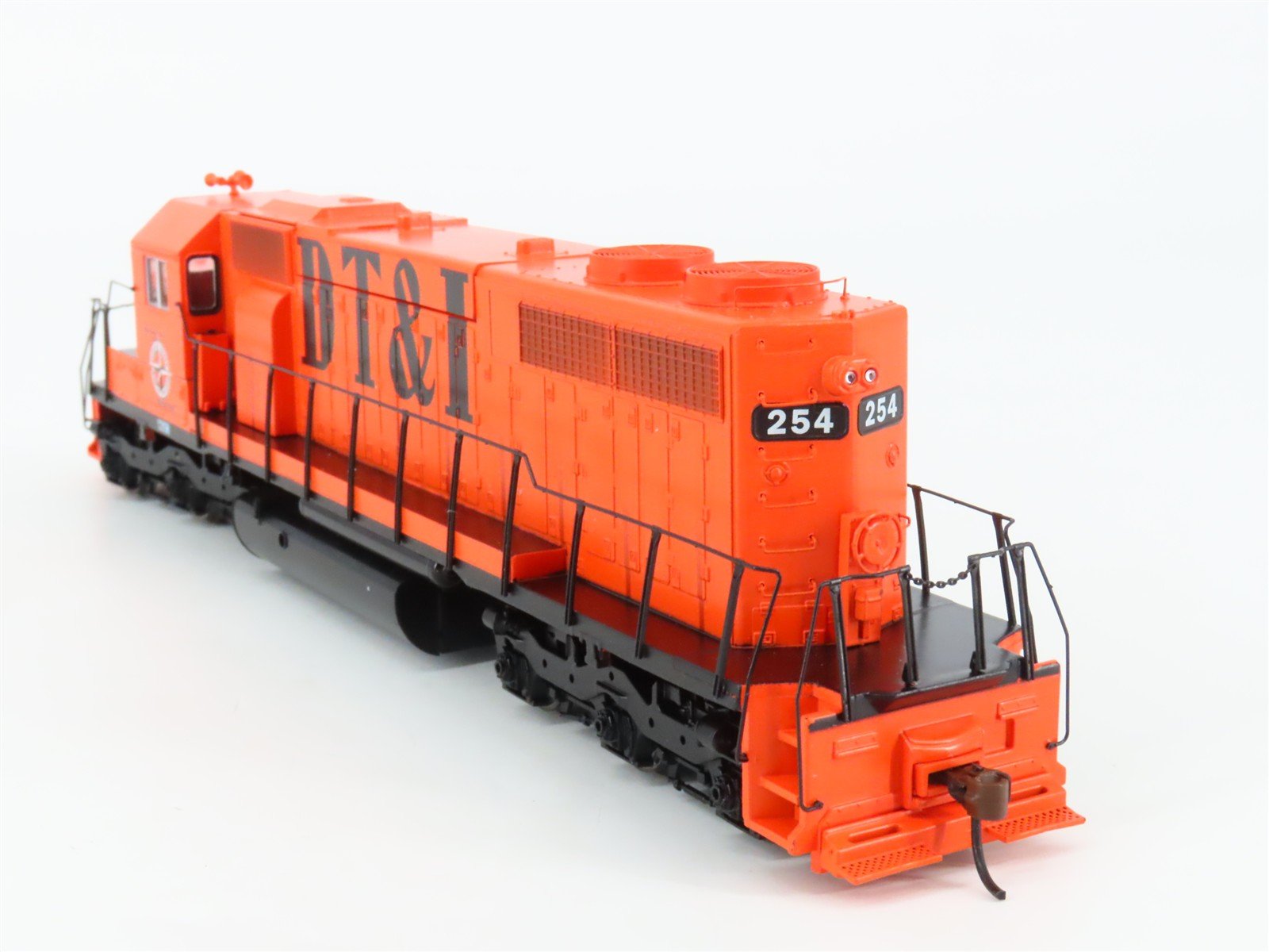HO Athearn 93506 DT&I Detroit Toledo & Ironton EMD SD38 Diesel #254 - DCC Ready