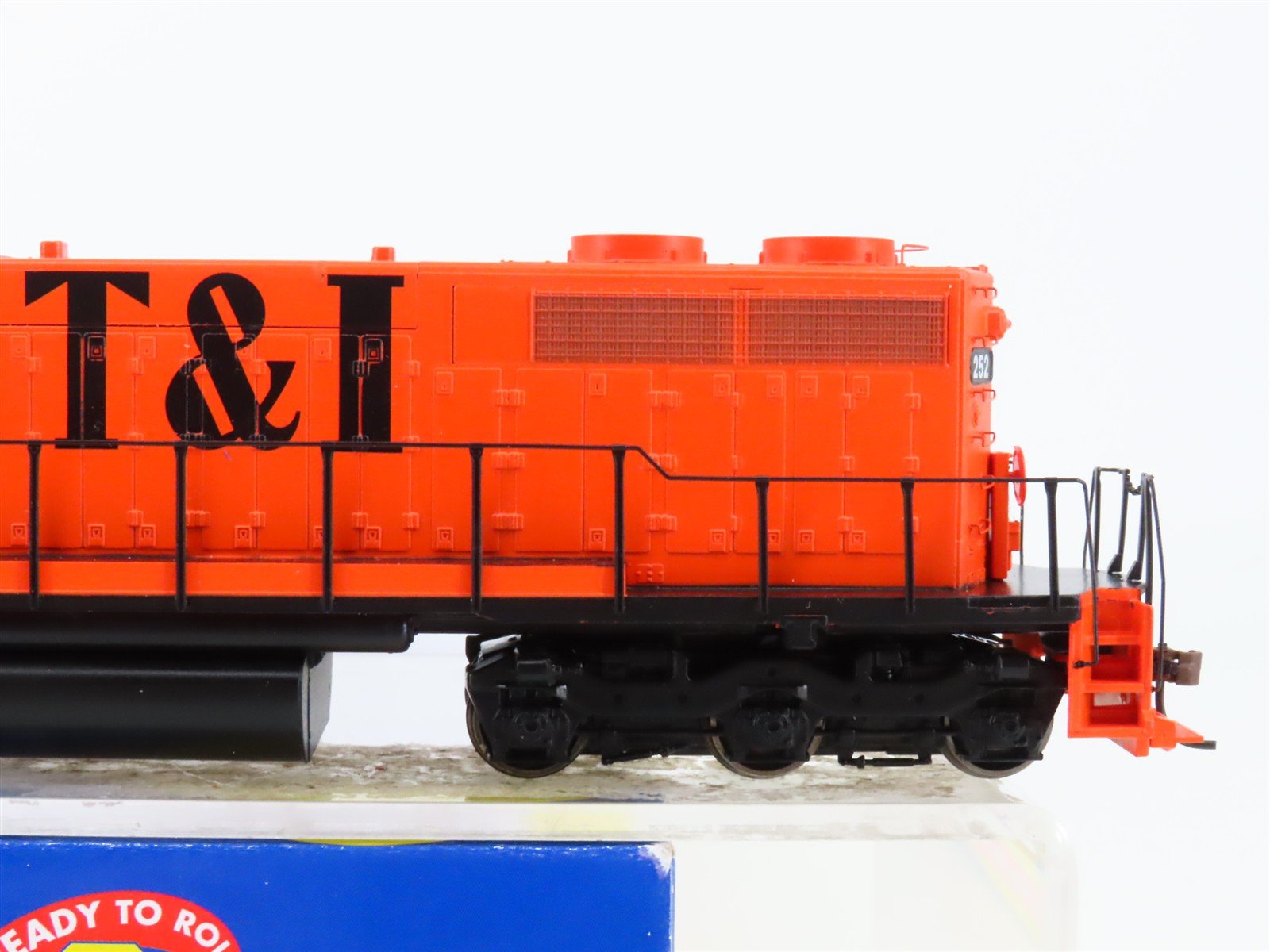 HO Athearn 93504 DT&I Detroit Toledo & Ironton EMD SD38 Diesel #252 - DCC Ready