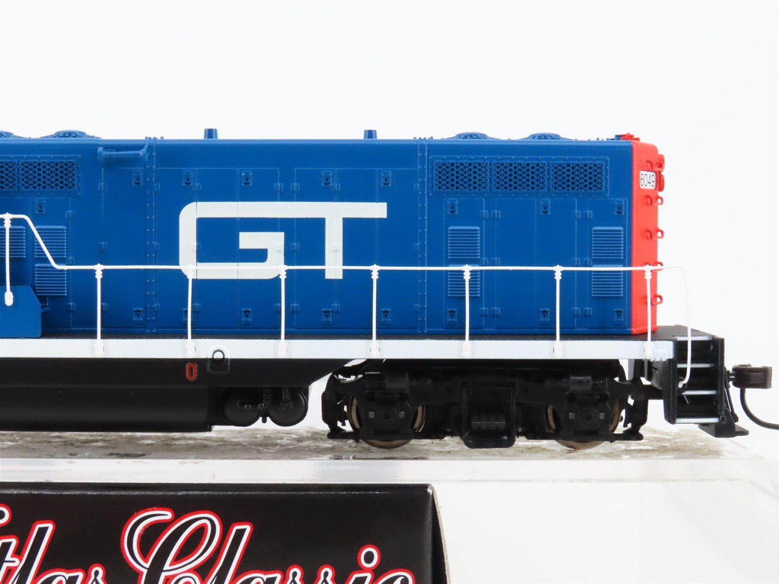 HO Scale Atlas Classic 8362 GTW Grand Trunk Western GP7 Diesel #6049 - DCC Ready