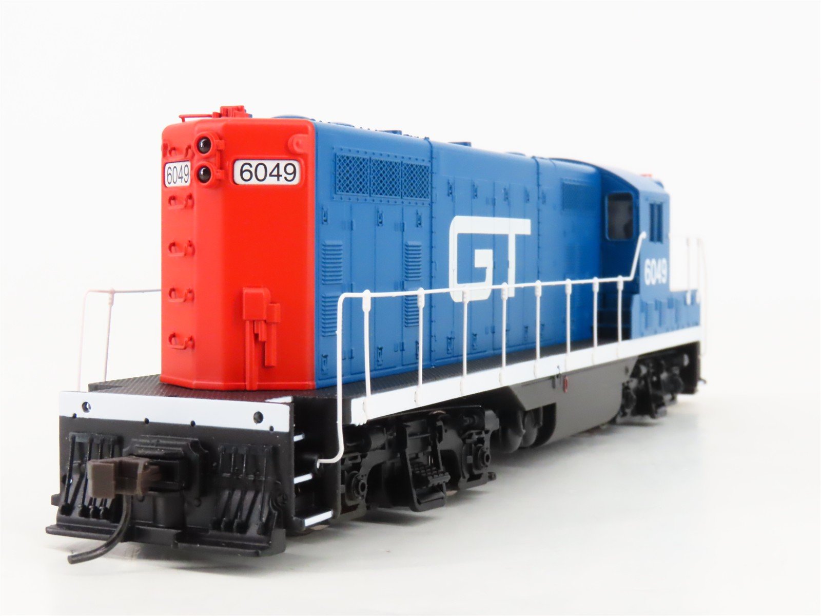 HO Scale Atlas Classic 8362 GTW Grand Trunk Western GP7 Diesel #6049 - DCC Ready