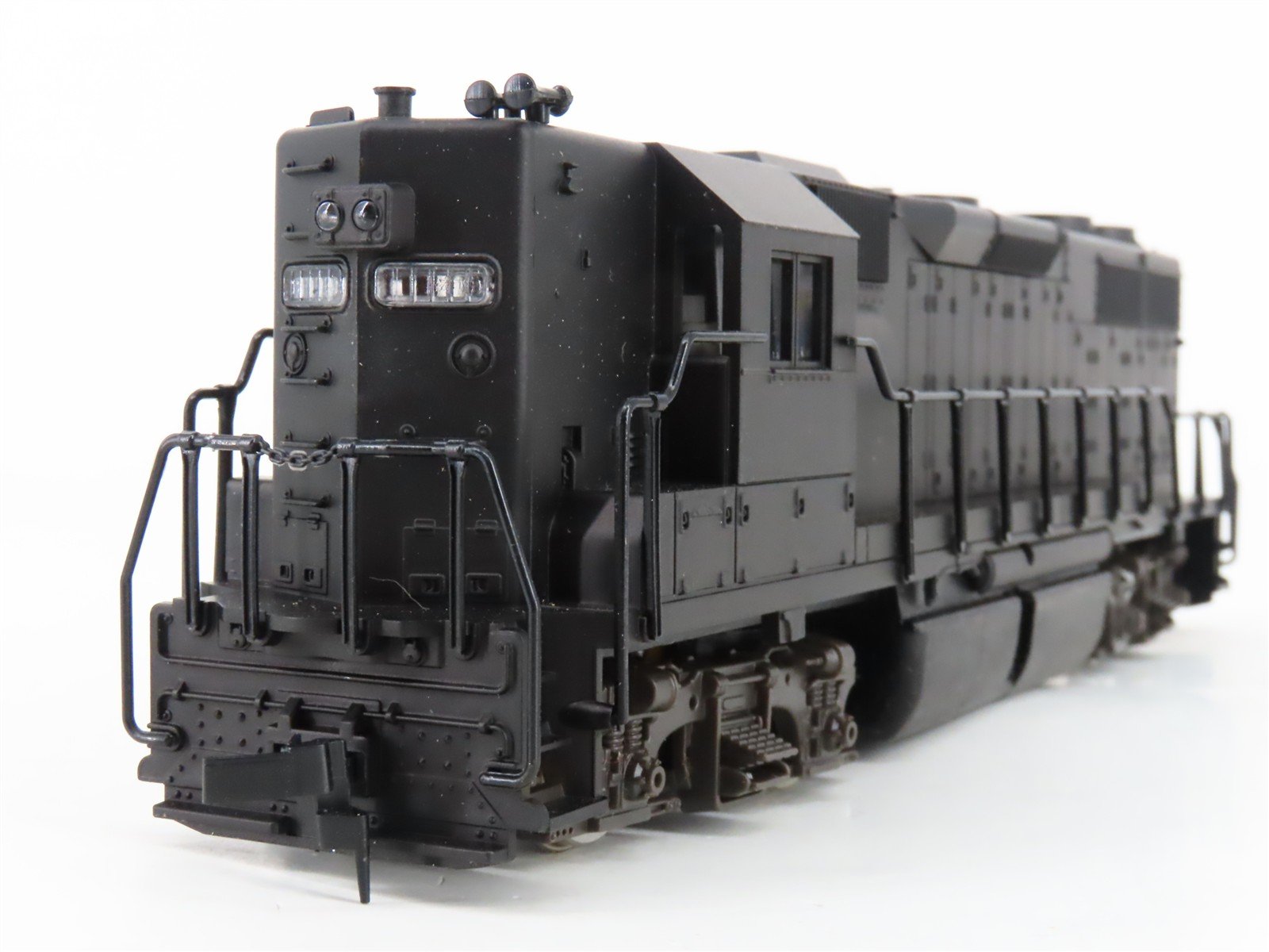 HO Scale Atlas 7060 Undecorated EMD GP38 Diesel Locomotive