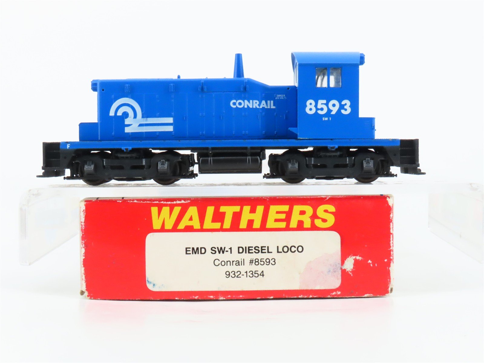 HO Scale Walthers 932-1354 CR Conrail EMD SW-1 Diesel Locomotive #8593