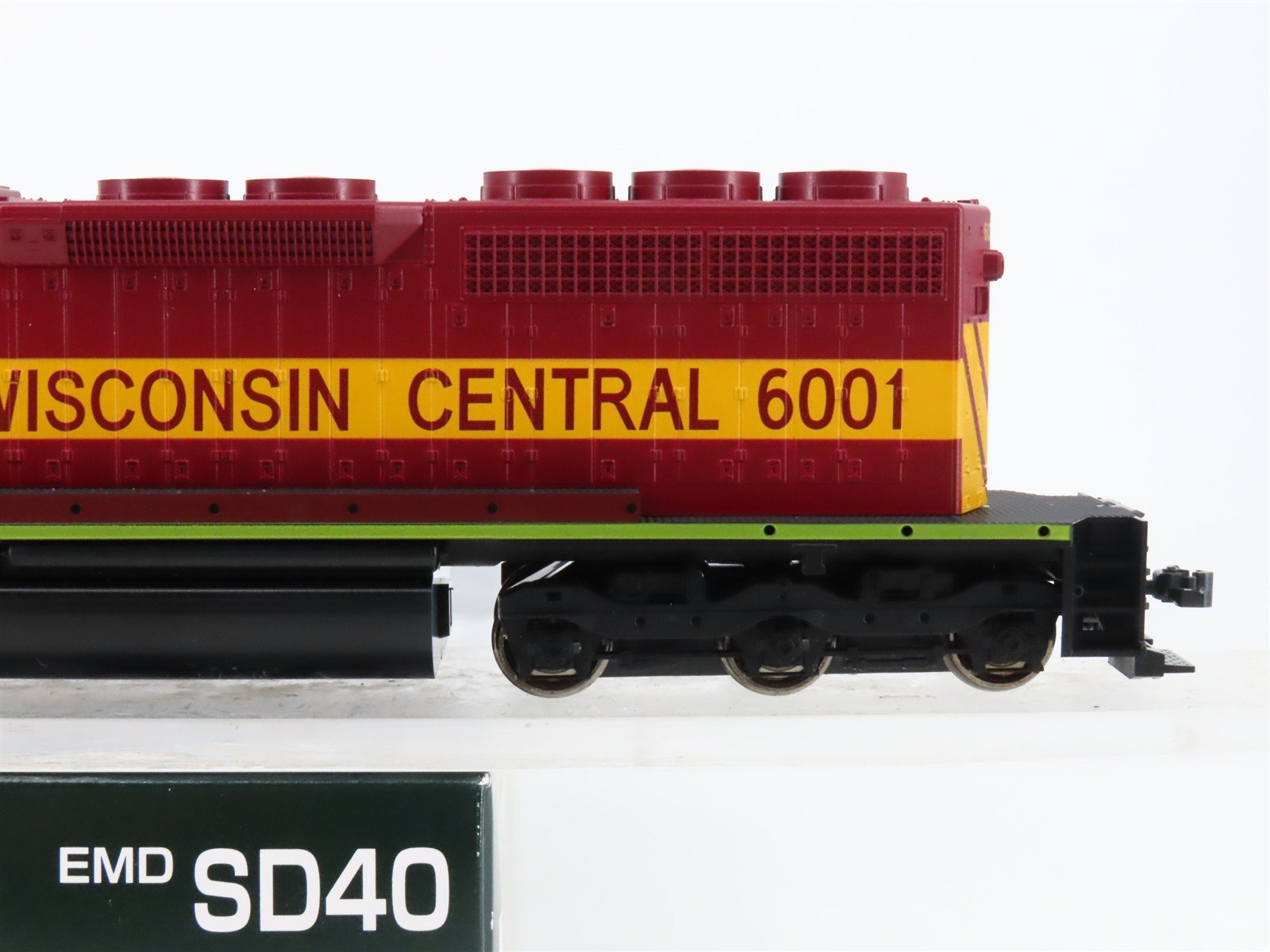 HO Scale KATO 37-6329 WC Wisconsin Central EMD SD40 Diesel #6001 - DCC Ready