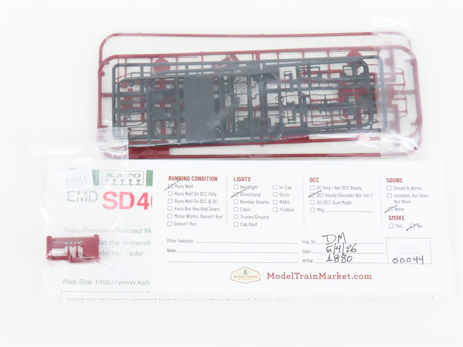 HO Scale KATO 37-6329 WC Wisconsin Central EMD SD40 Diesel #6001 - DCC Ready