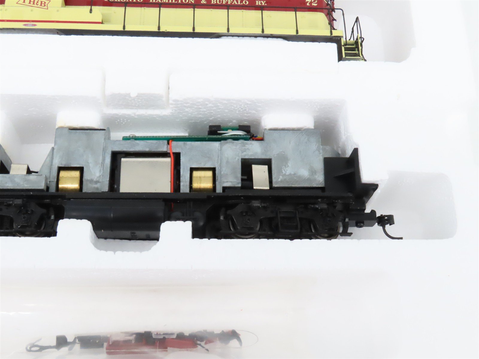 HO Scale Proto 2000 97009 TH&B EMD GP7 Ph. II Diesel Locomotive #72 - DCC Ready