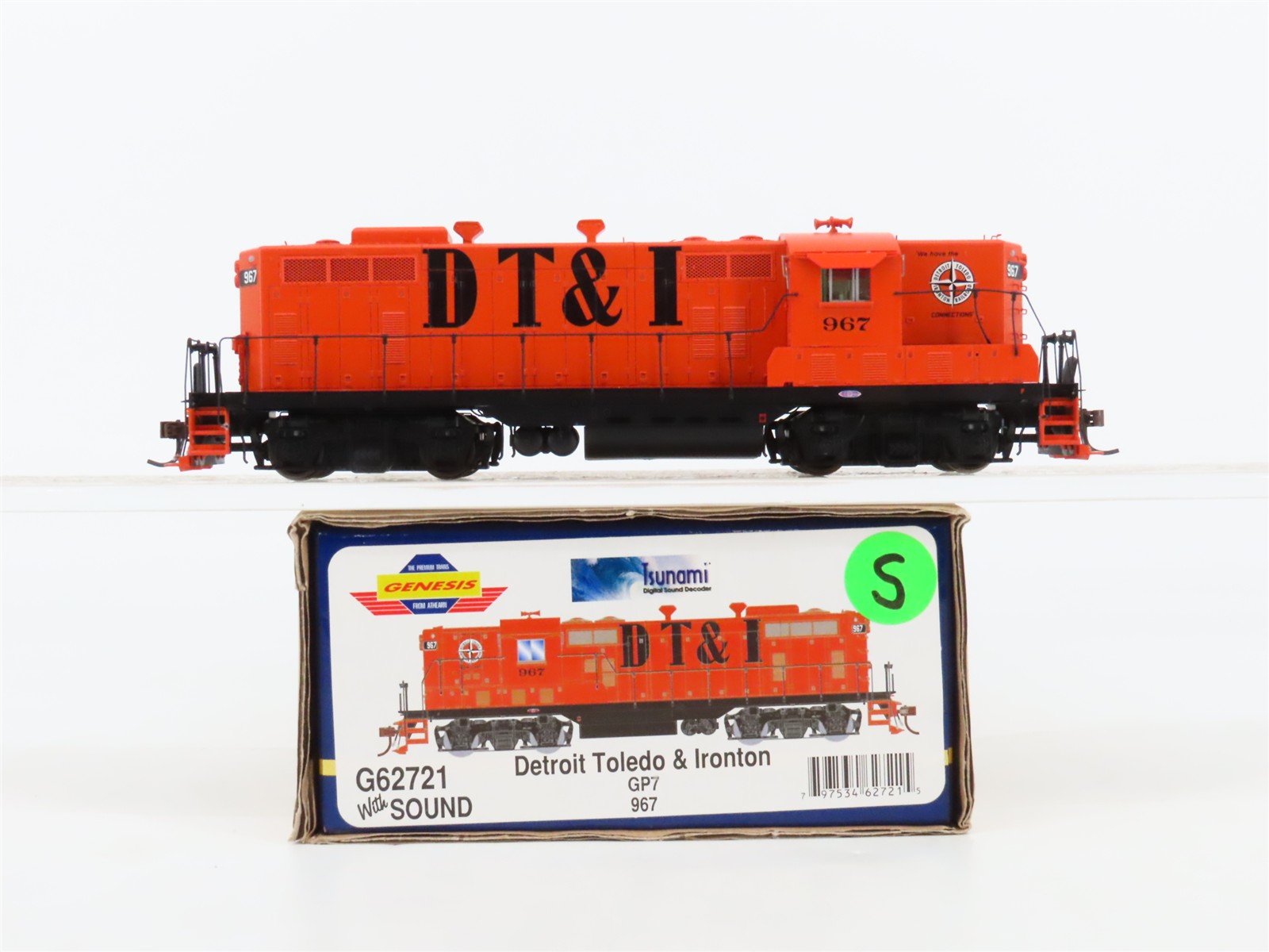 HO Scale Athearn Genesis G62721 DT&I EMD GP7 Diesel #967 w/ DCC & Sound