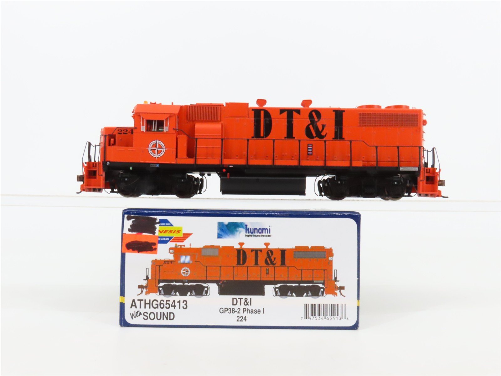 HO Athearn Genesis ATHG65413 DT&I EMD GP38-2 Ph. 1 Diesel #224 w/ DCC & Sound