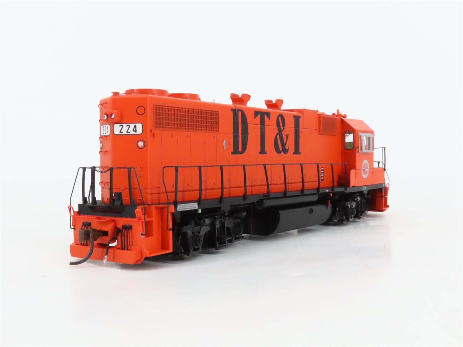HO Athearn Genesis ATHG65413 DT&I EMD GP38-2 Ph. 1 Diesel #224 w/ DCC & Sound