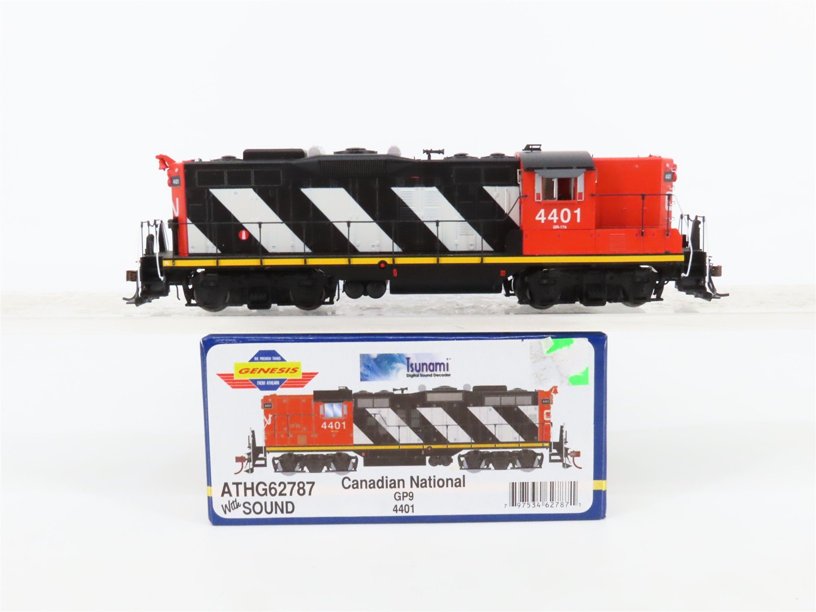 HO Athearn Genesis ATHG62787 CN Canadian National GP9 Diesel #4401 w/DCC & Sound