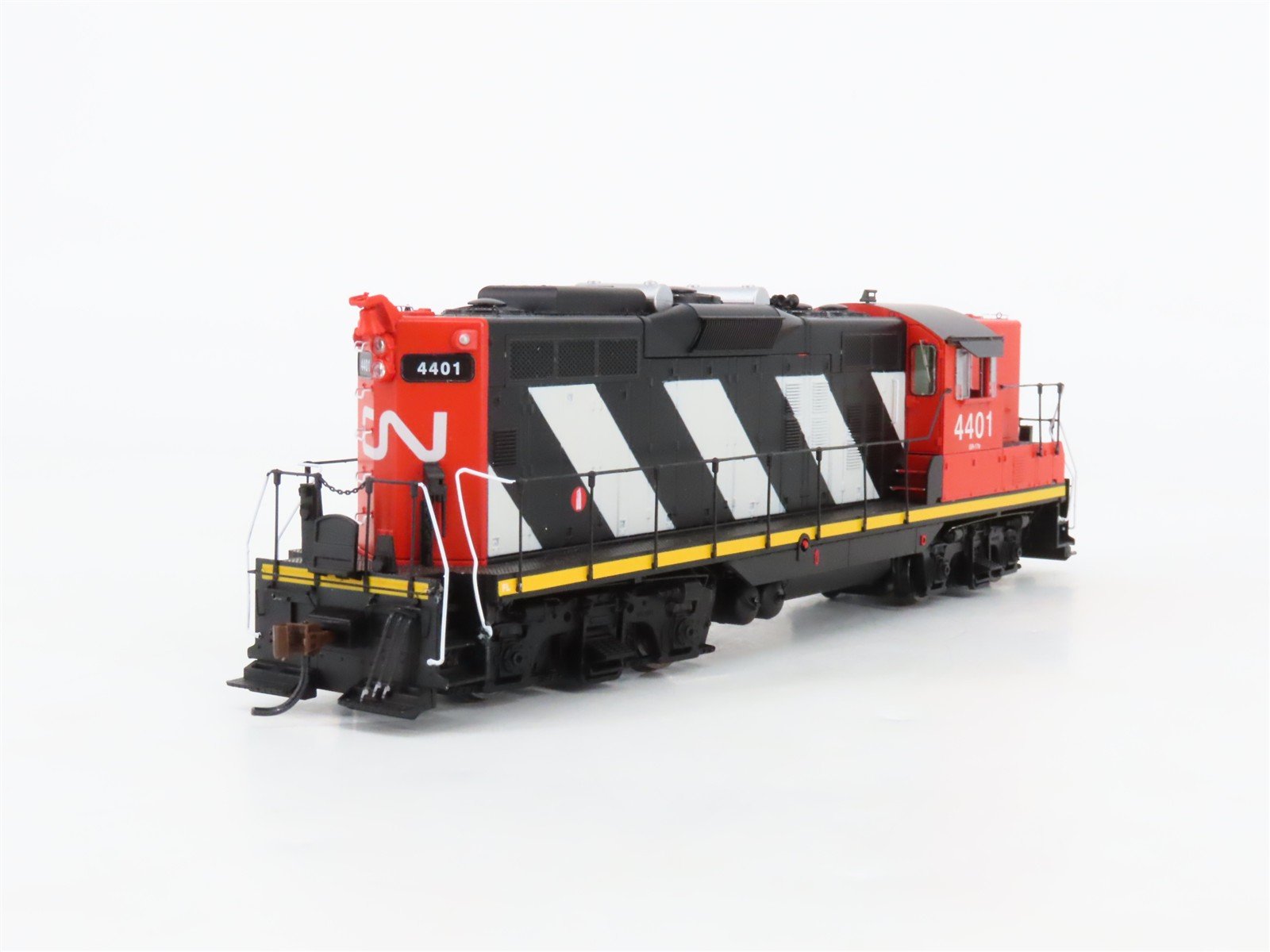 HO Athearn Genesis ATHG62787 CN Canadian National GP9 Diesel #4401 w/DCC & Sound