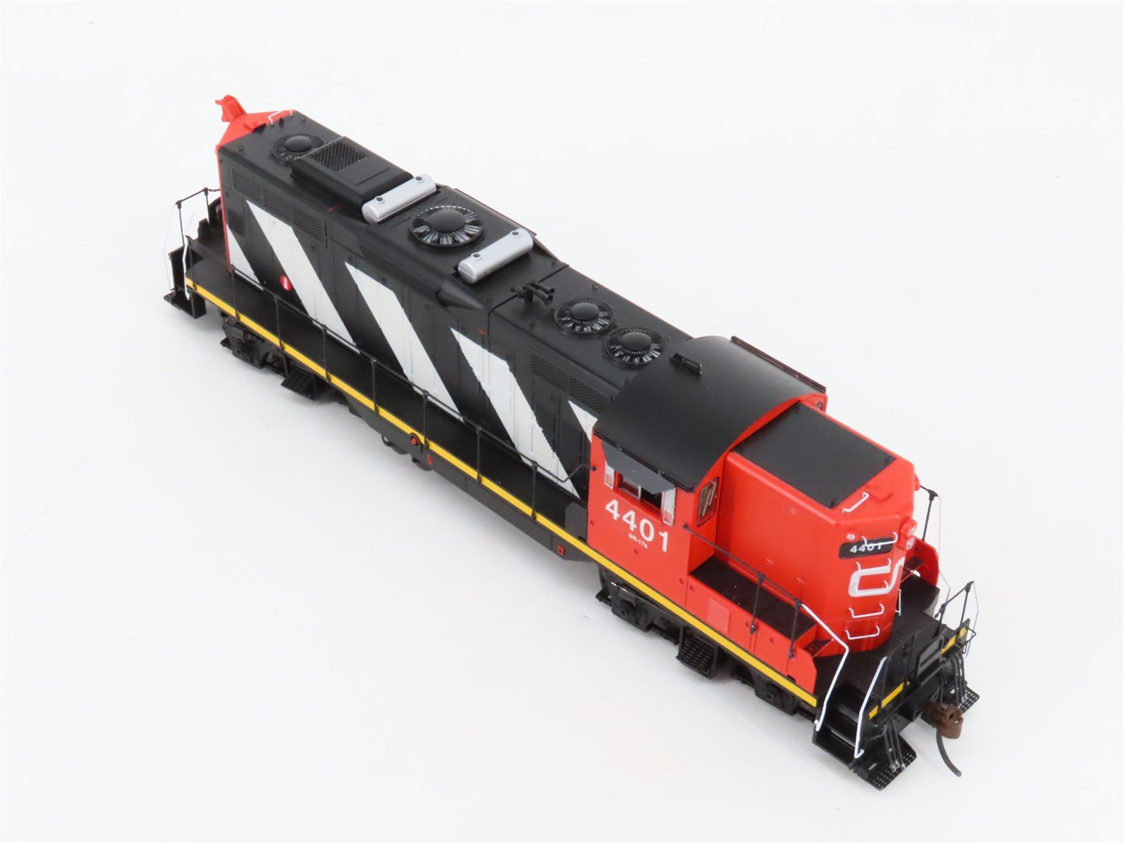 HO Athearn Genesis ATHG62787 CN Canadian National GP9 Diesel #4401 w/DCC & Sound