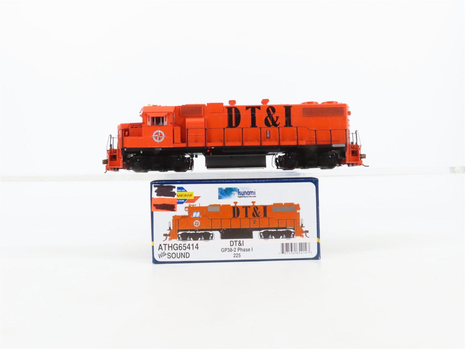 HO Athearn Genesis ATHG65414 DT&I EMD GP38-2 Ph. 1 Diesel #225 w/ DCC & Sound