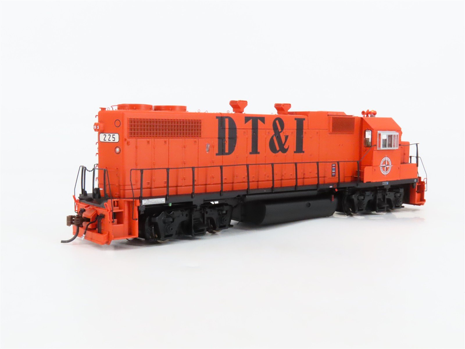 HO Athearn Genesis ATHG65414 DT&I EMD GP38-2 Ph. 1 Diesel #225 w/ DCC & Sound