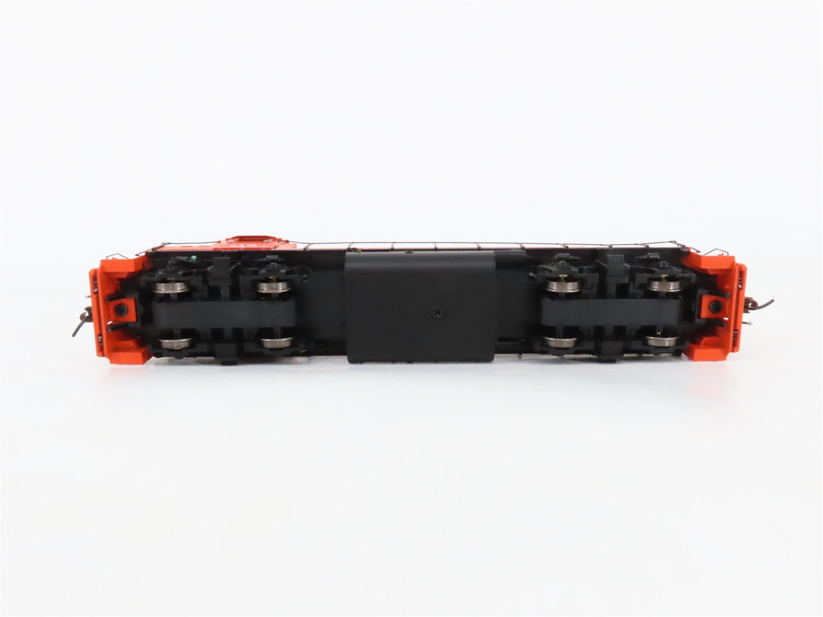 HO Athearn Genesis ATHG65414 DT&I EMD GP38-2 Ph. 1 Diesel #225 w/ DCC & Sound