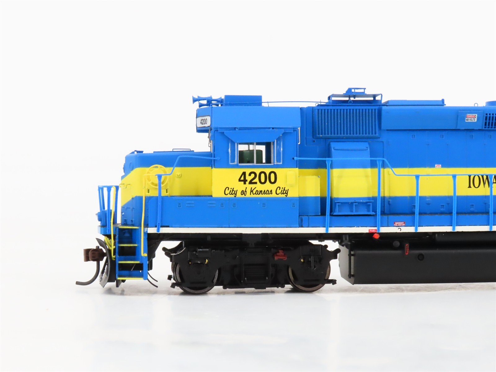 HO Scale Athearn Genesis ATHG40850 IC&E EMD GP40-2 Diesel #4200 w/ DCC & Sound