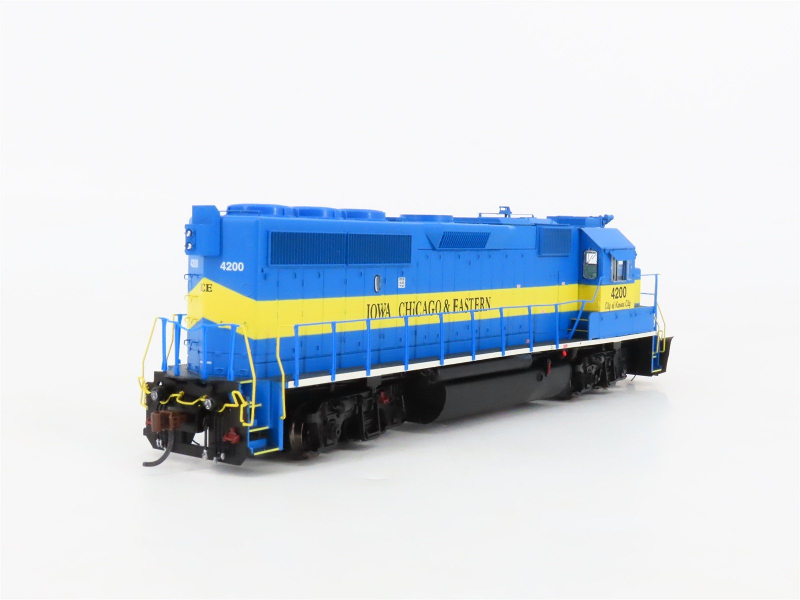 HO Scale Athearn Genesis ATHG40850 IC&E EMD GP40-2 Diesel #4200 w/ DCC & Sound