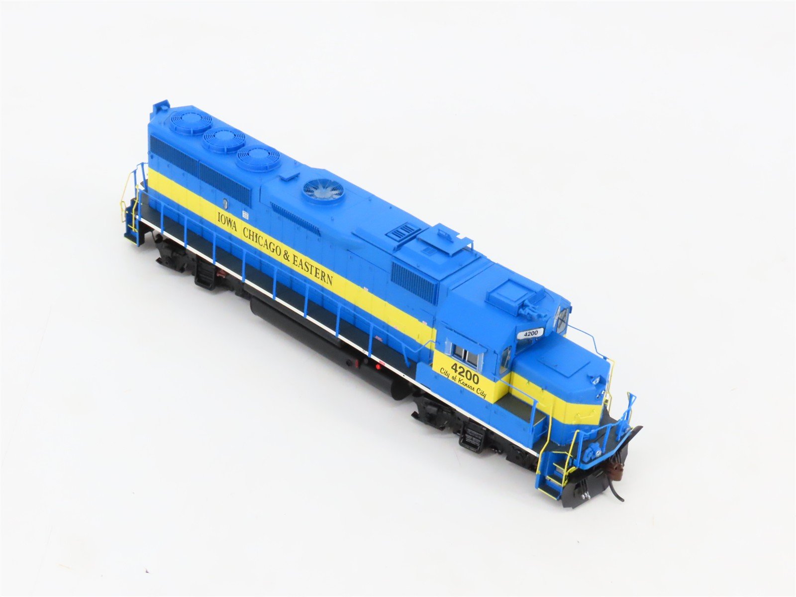 HO Scale Athearn Genesis ATHG40850 IC&E EMD GP40-2 Diesel #4200 w/ DCC & Sound