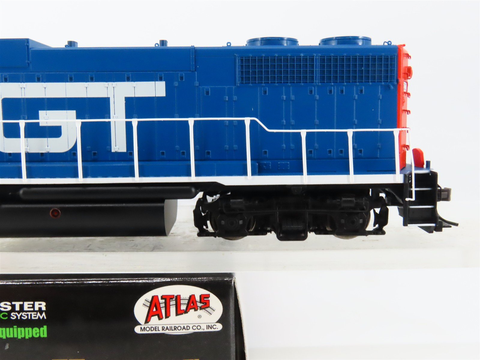 HO Scale Atlas Master 9761 GTW Grand Trunk Western EMD GP38 Diesel #6212 w/ DCC
