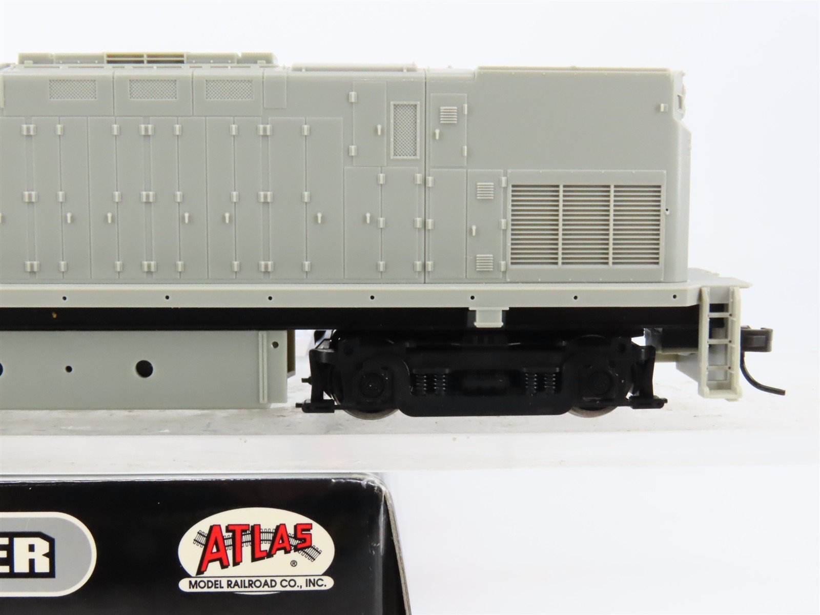 HO Scale Atlas Master Silver 10000004 Undecorated ALCO C420 Diesel - DCC Ready