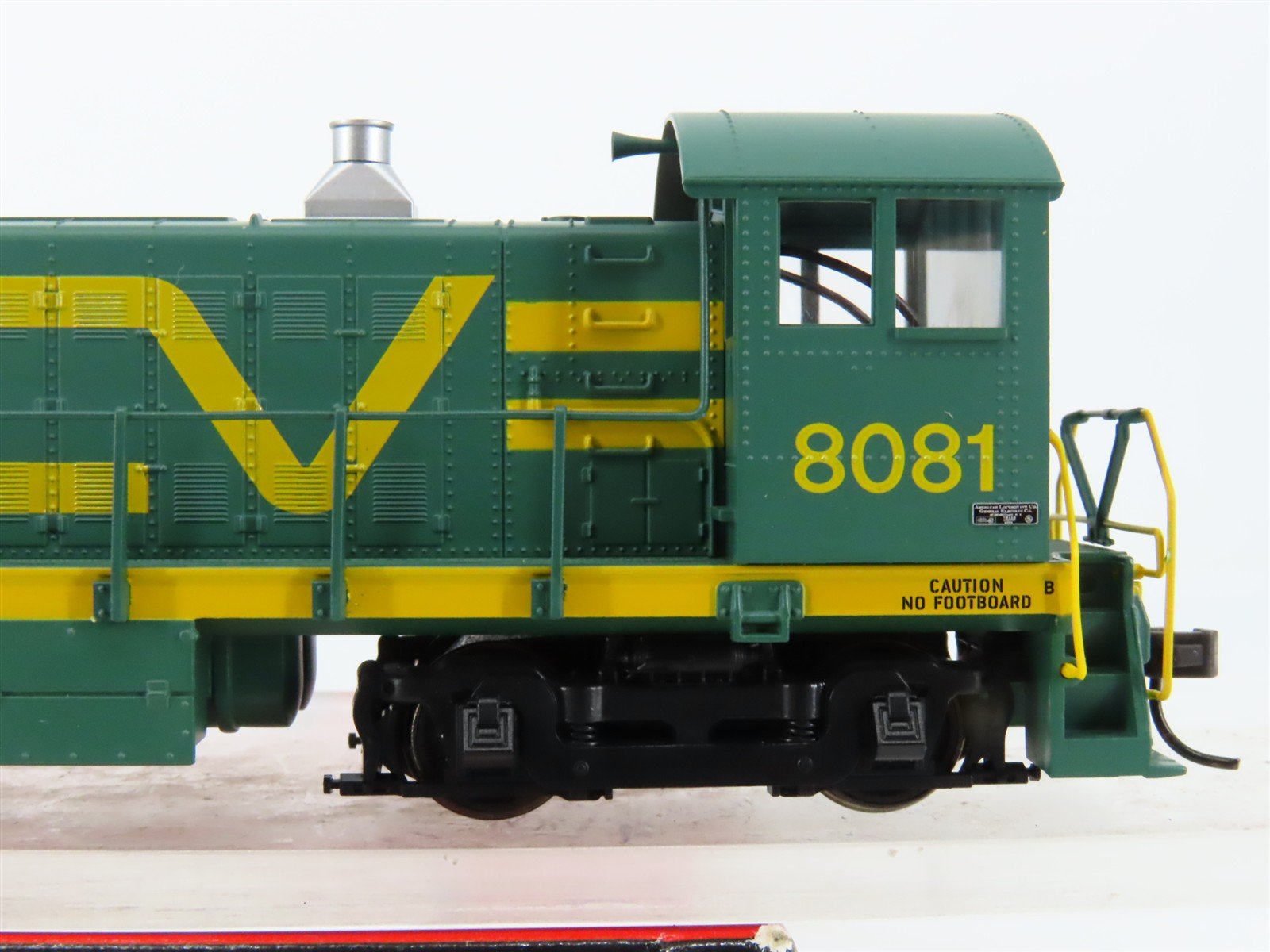 HO Scale Atlas 8755 CV Central Vermont ALCO S-4 Diesel Switcher Locomotive #8081