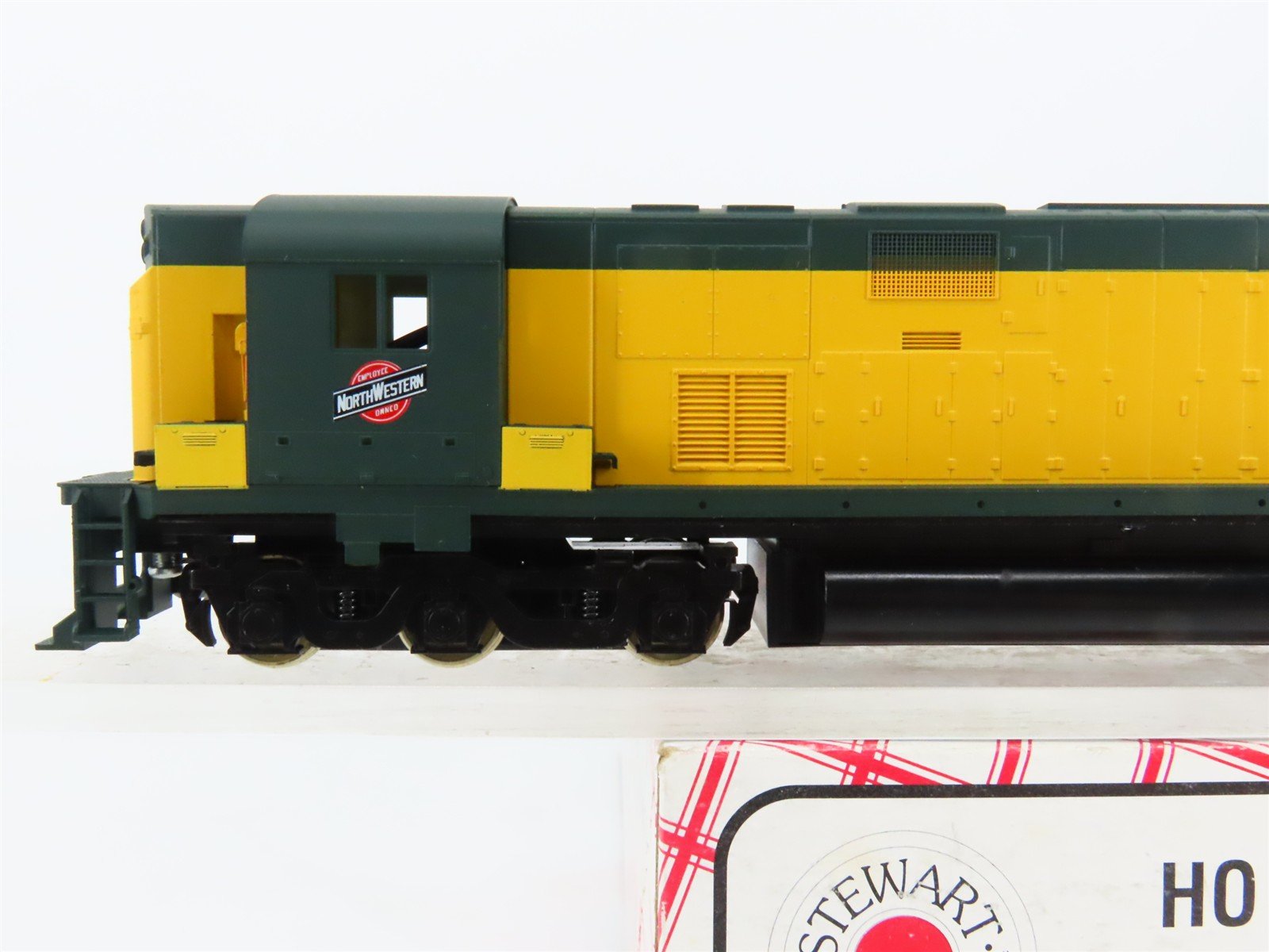 HO Stewart 6261 CNW Chicago & North Western ALCO C628 Diesel #6718 - DCC Ready