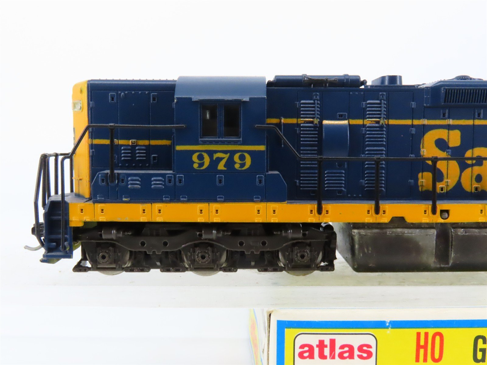 HO Scale Atlas 7001 ATSF Santa Fe EMD SD24 Diesel Locomotive #979