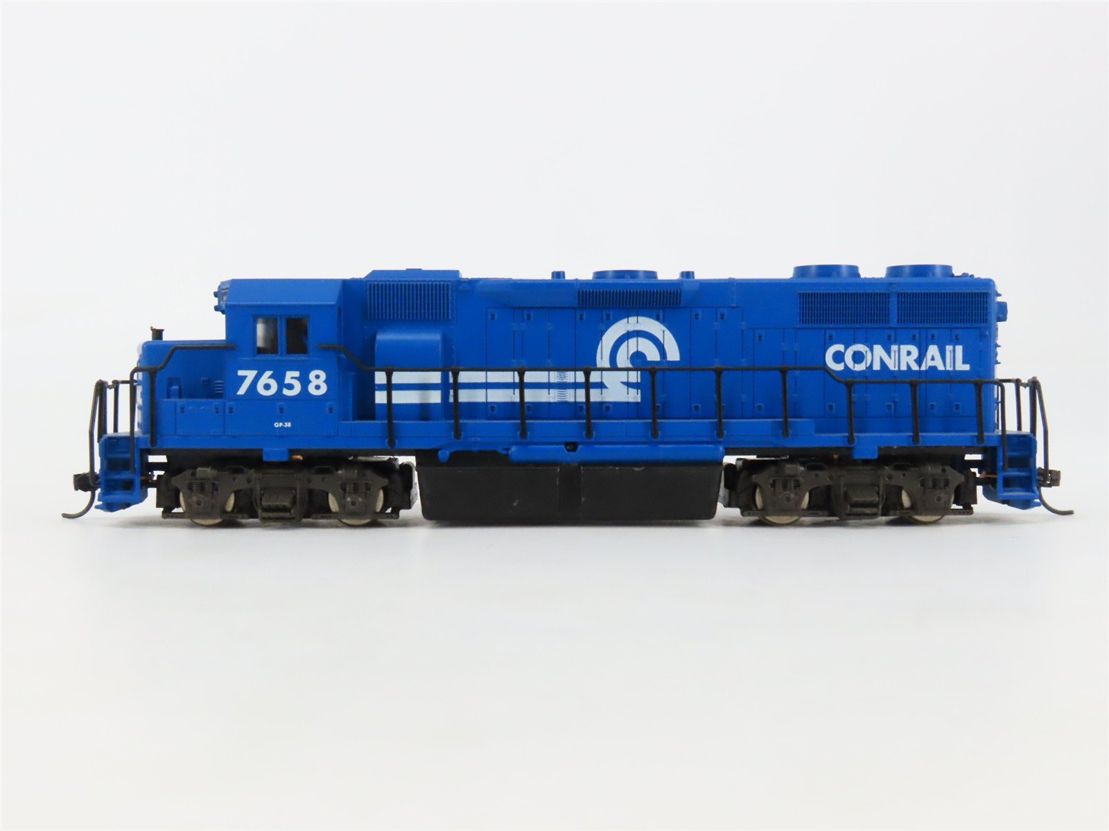 HO Scale Atlas CR Conrail EMD GP38 Diesel Locomotive #7658