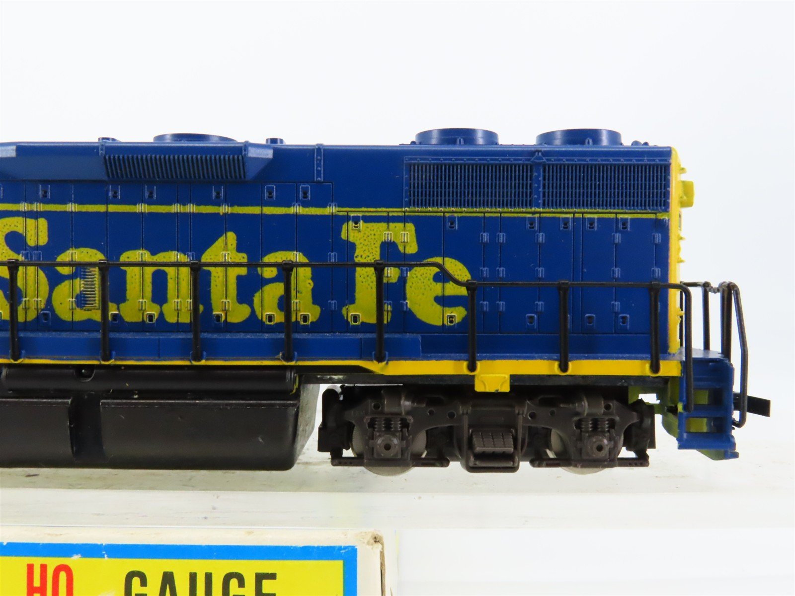 HO Scale Atlas 7021 ATSF Santa Fe EMD GP38 Diesel Locomotive #3560