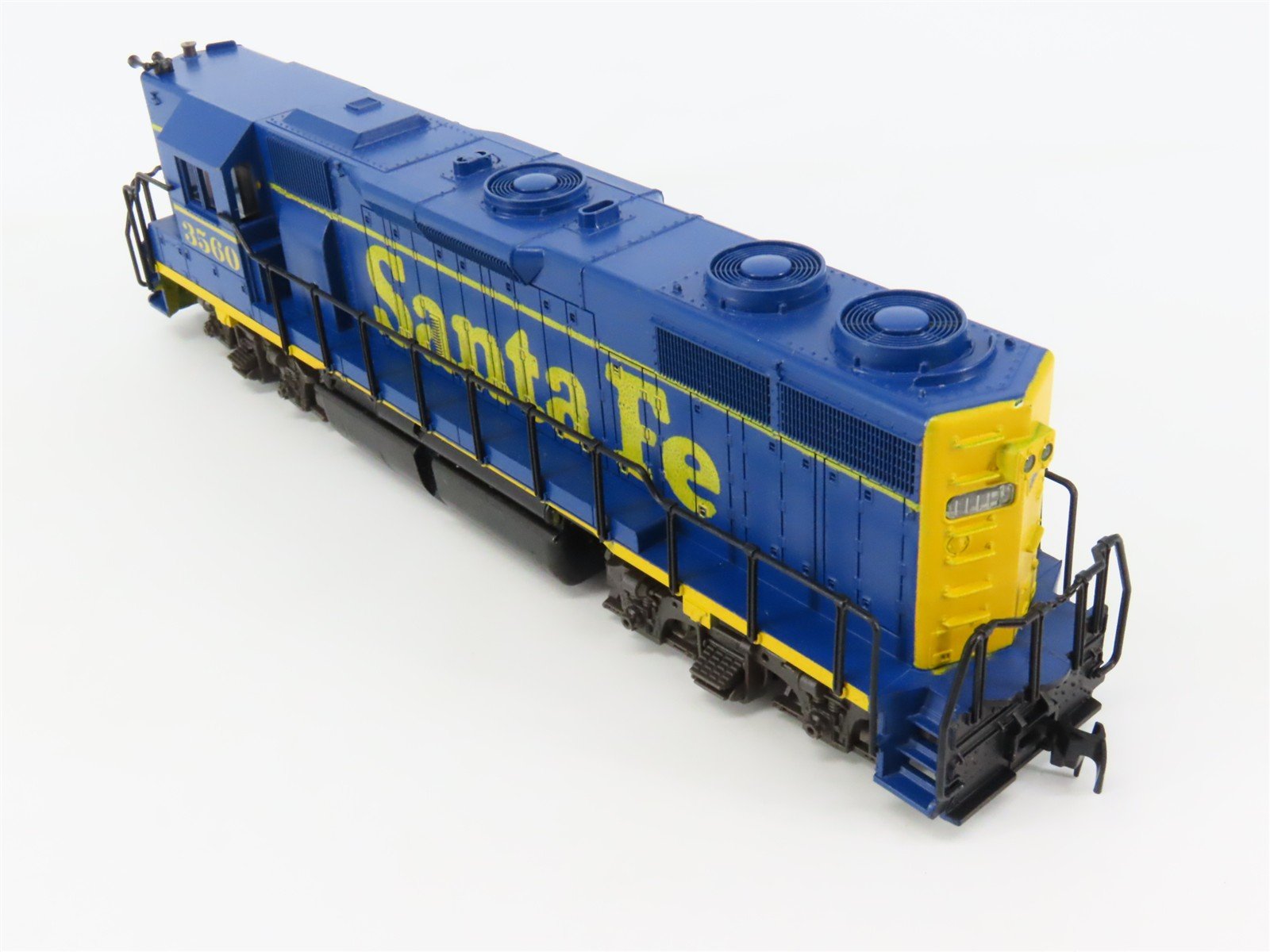 HO Scale Atlas 7021 ATSF Santa Fe EMD GP38 Diesel Locomotive #3560
