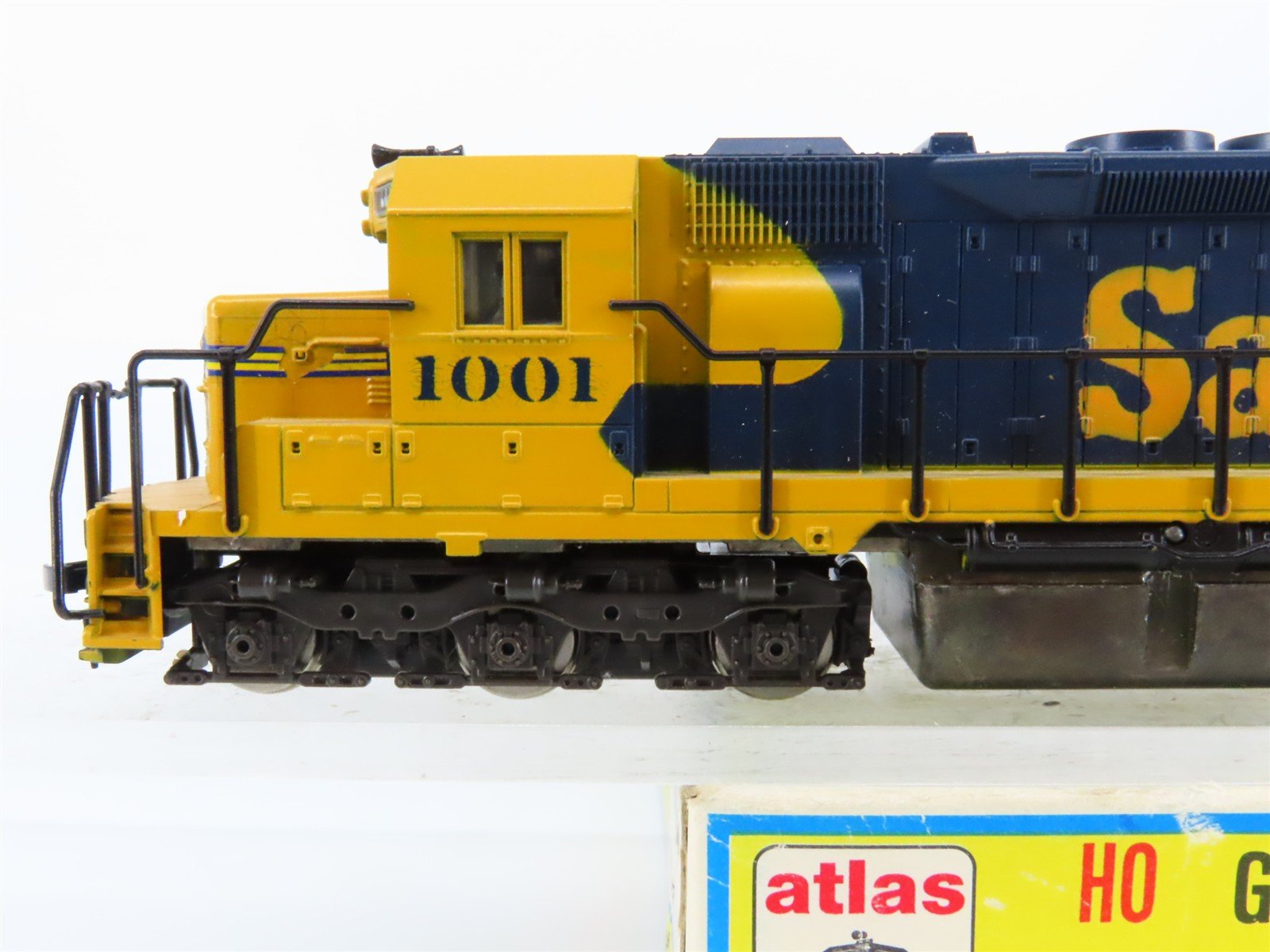 HO Scale Atlas 7011 ATSF Santa Fe EMD SD35 Diesel Locomotive #1001