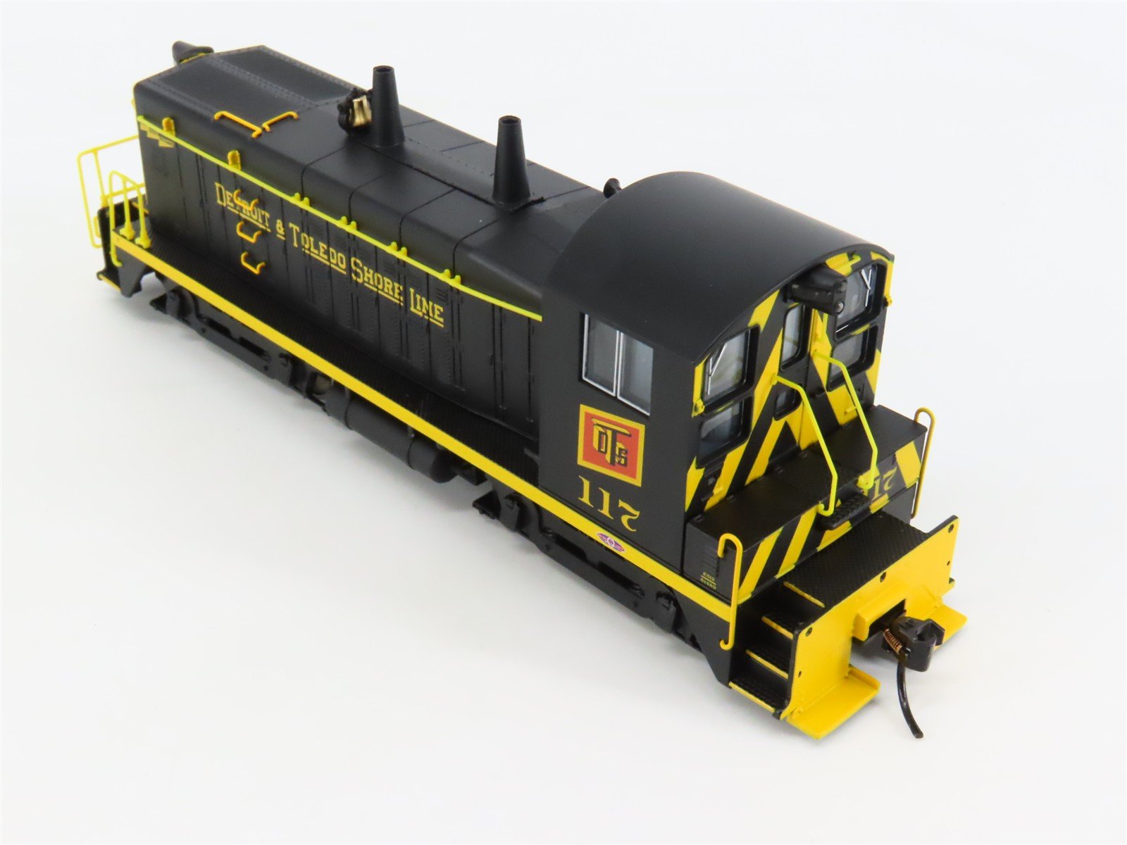 HO Scale Broadway Limited BLI 6745 DTS EMD SW7 Diesel Switcher #117 - Paragon4