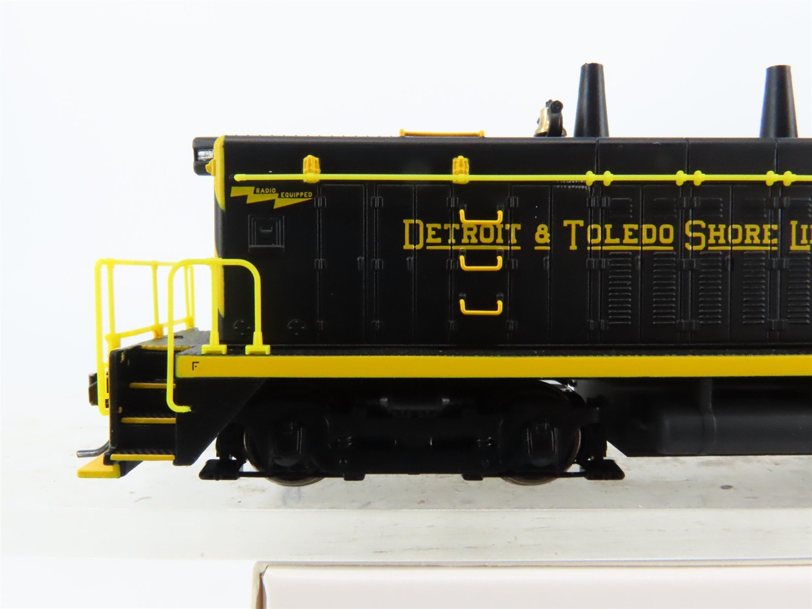 HO Scale Broadway Limited BLI 6744 DTS EMD SW7 Diesel Switcher #116 - Paragon4