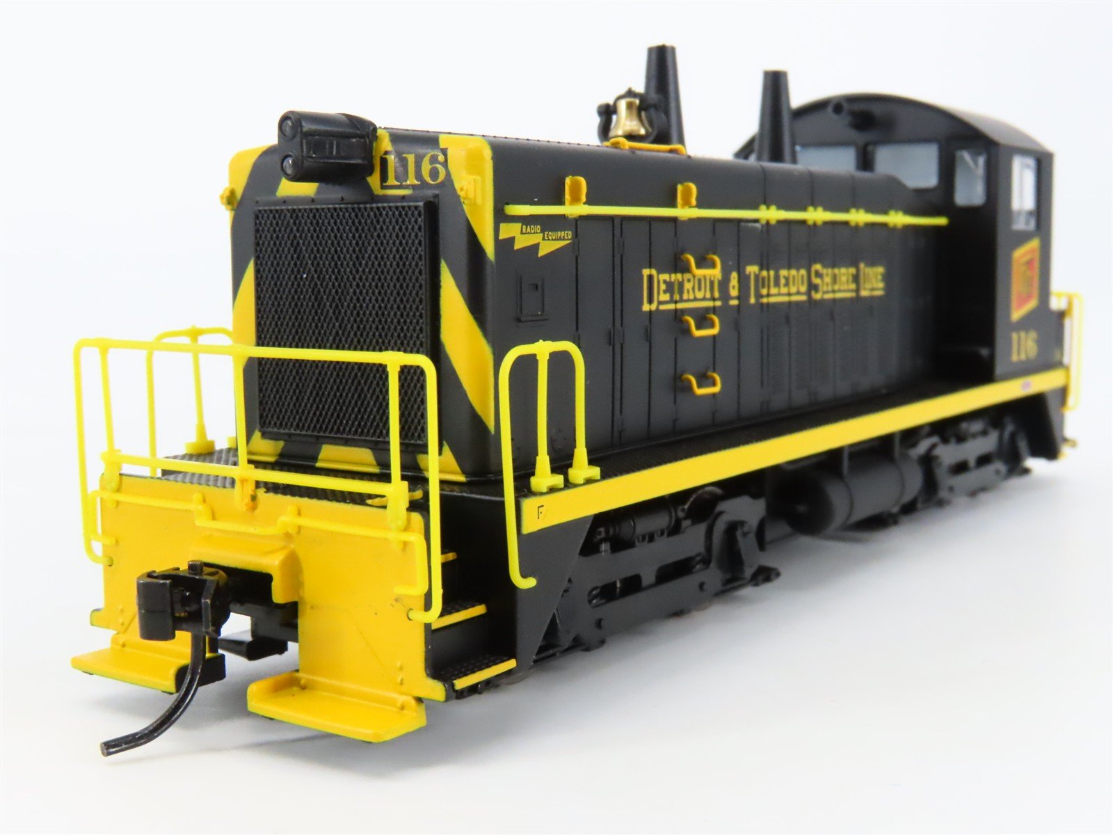 HO Scale Broadway Limited BLI 6744 DTS EMD SW7 Diesel Switcher #116 - Paragon4