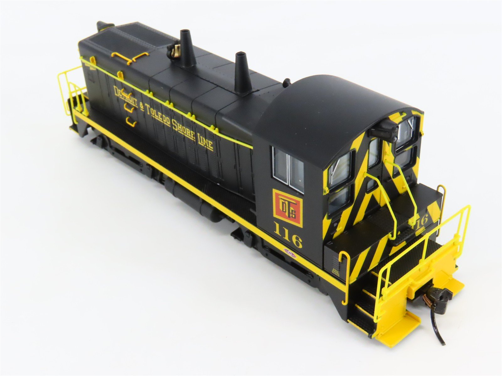 HO Scale Broadway Limited BLI 6744 DTS EMD SW7 Diesel Switcher #116 - Paragon4